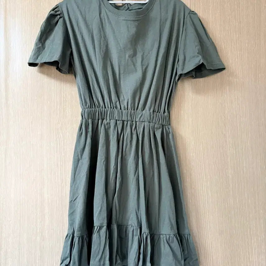 [BUNJANG] Khaki Puff Sleeve Ruffle Short Sleeve Dress Size 55 / 카키 퍼프소매 프릴 반팔 원피스 55