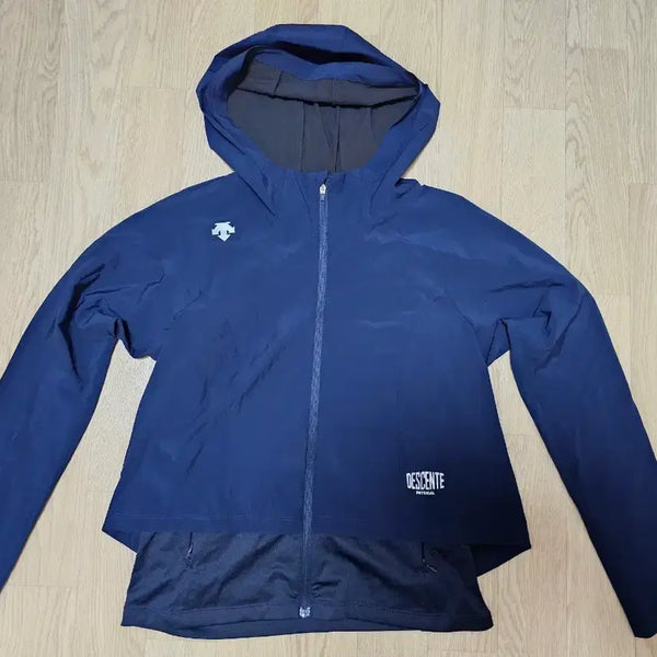 [BUNJANG] Descente Women's Cropped Windbreaker Hoodie (Spring/Fall) / 데상트 후드여성 여름 가을 크롭 바람막이