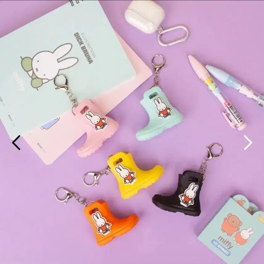 [BUNJANG] Miffy Rain Boot Keychain / 미피 장화 키링