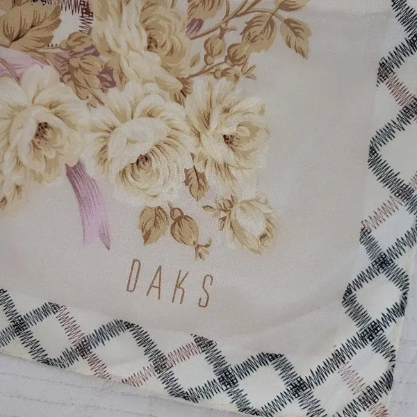 [BUNJANG] Daks Silk Scarf Flower Check Pattern / (오늘만할인)닥스 실크 스카프 플라워 체크 패턴