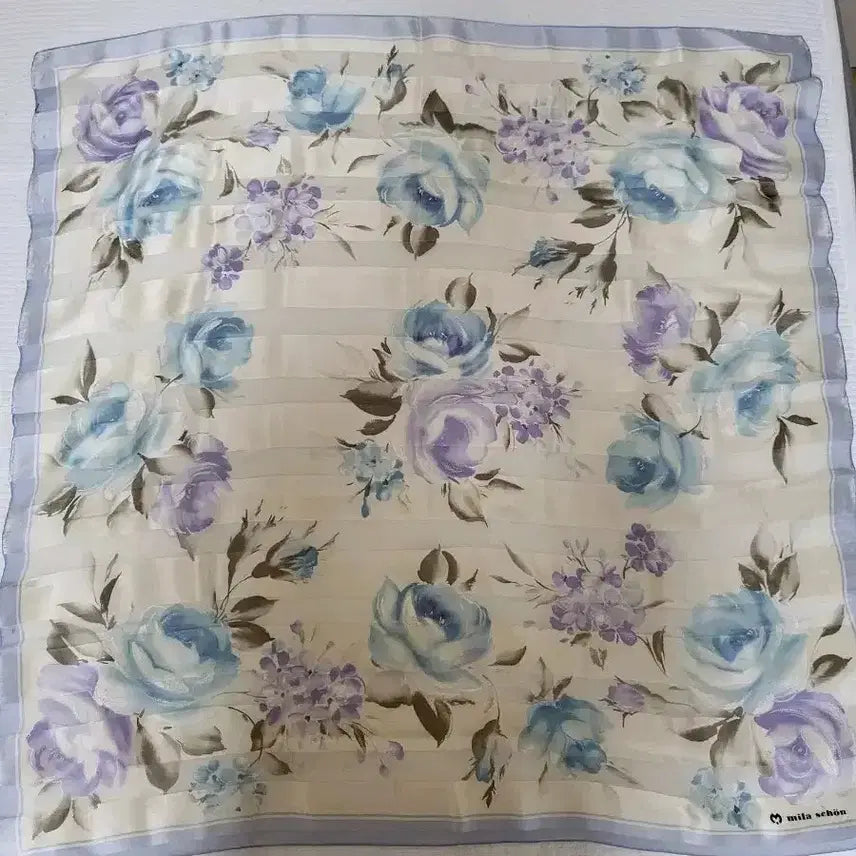 [BUNJANG] Mila Schön 100% Silk Flower Pattern Scarf / (오늘만할인)실크 100밀라숀 플라워 패턴  실크 스카프