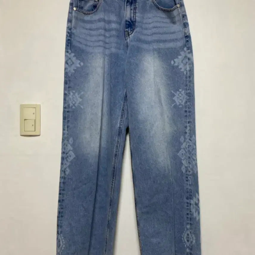 [BUNJANG] VIVASTUDIO Side Snow Denim Pants M / *[VIVA] 비바스튜디오 사이드 스노우 데님팬츠 M사이즈