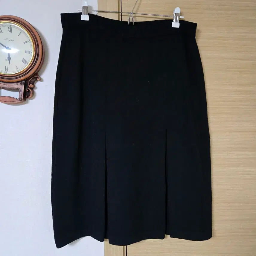 [BUNJANG] ST. JOHN Essential Women's Flare Skirt Black / 세인트존(ST. JOHN) 에센셜 여성 플레어 스커트