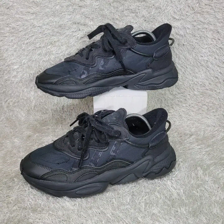 [BUNJANG] Adidas Ozweego Sneakers / 프리유즈 235 아디다스 오즈위고  스니커즈