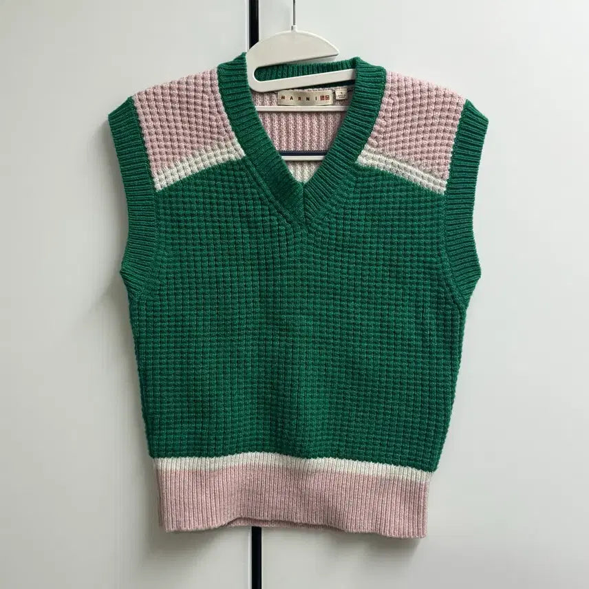 [BUNJANG] Marni x Uniqlo V-Neck Knit Vest Green S / 마르니 유니클로 콜라보 브이넥 니트 베스트 그린 S