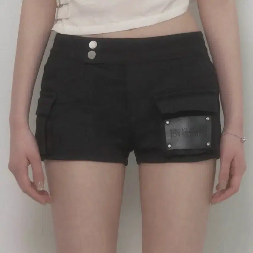 [BUNJANG] EtOsome Leather Patch Cargo Shorts / 에트오소메 레더 패치 카고 숏팬츠 Leather Patch Cargo