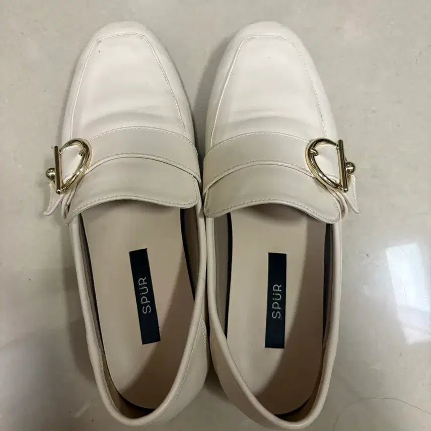 [BUNJANG] Ivory Beige Loafers Shoes / 아이보리 베이지 로퍼 구두
