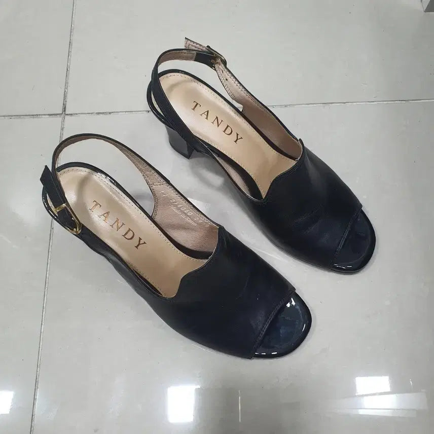 [BUNJANG] Tandy Leather Wedge Sandals / 탠디 샌들 구두 245