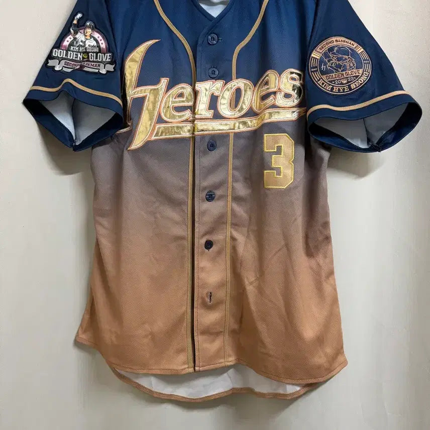 [BUNJANG] Kim Hye-seong 2023 Golden Glove Commemorative Jersey (Size 95) / 김혜성 2023 골든글러브 기념 유니폼 95