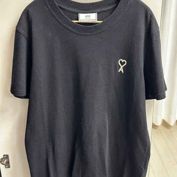 [BUNJANG] AMI Heart Logo Black Short Sleeve T-Shirt / 아미(AMI) 하트 로고 블랙 반팔 티셔츠