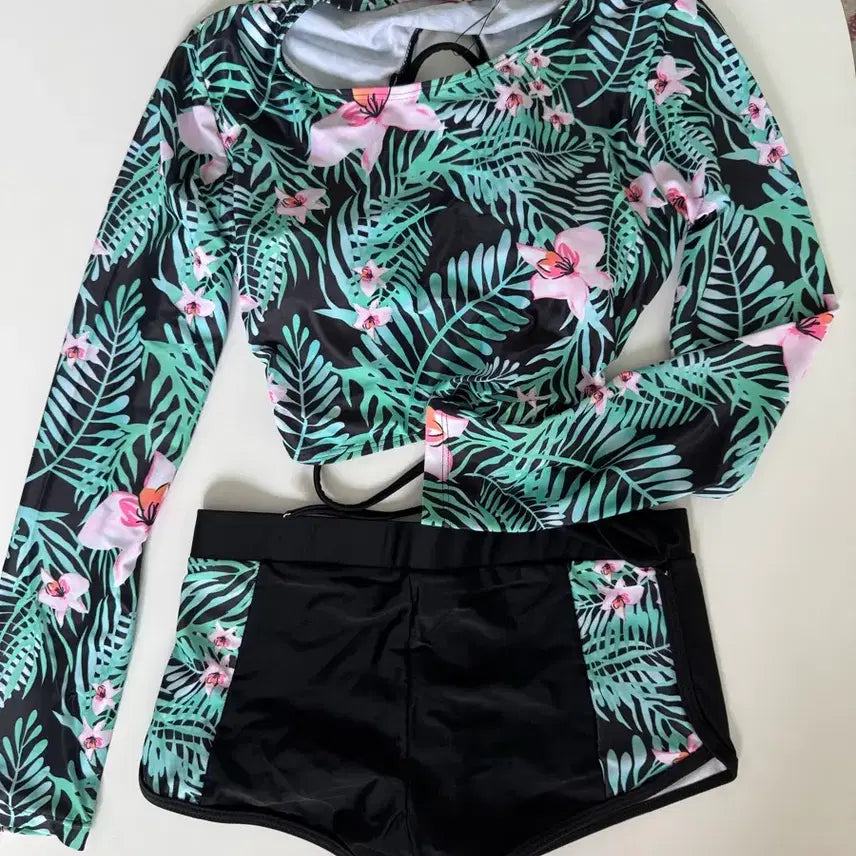 [BUNJANG] Rash Guard Top and Bottom Set - Medium / 택 있는 새제품) 래쉬가드 상하세트_M