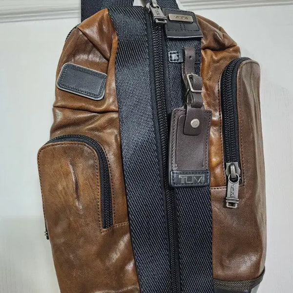 [BUNJANG] Tumi Monterey Sling Bag Brown Leather / 투미 몬테레이 슬링백 브라운 가죽