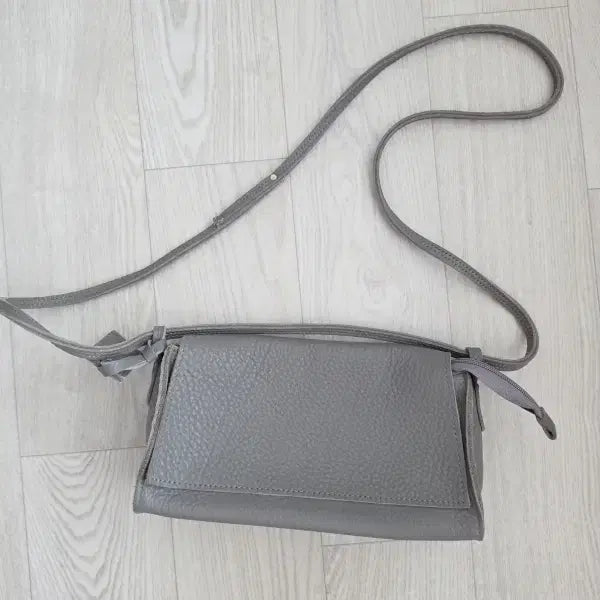 [BUNJANG] Faux Leather Crossbody Bag / 가죽느낌 크로스백 (미사용)