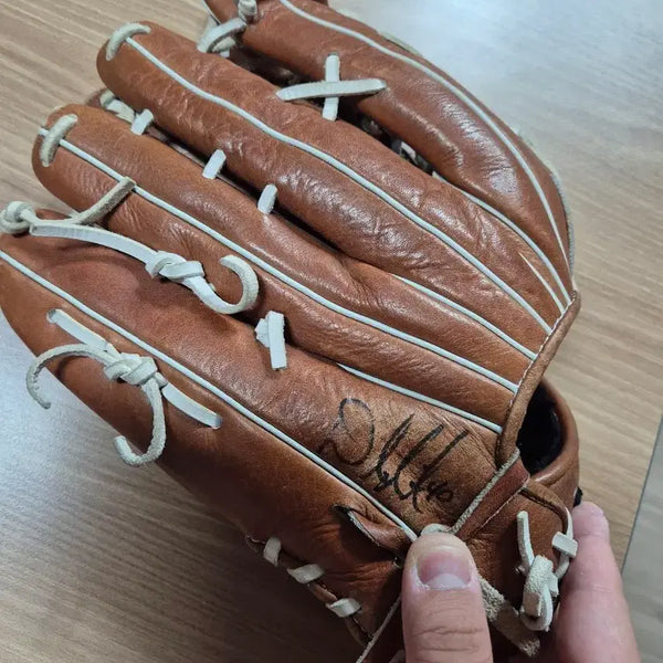 [BUNJANG] NSError Player Signed Outfielder Glove / 니퍼트 선수 사인 글러브(외야)