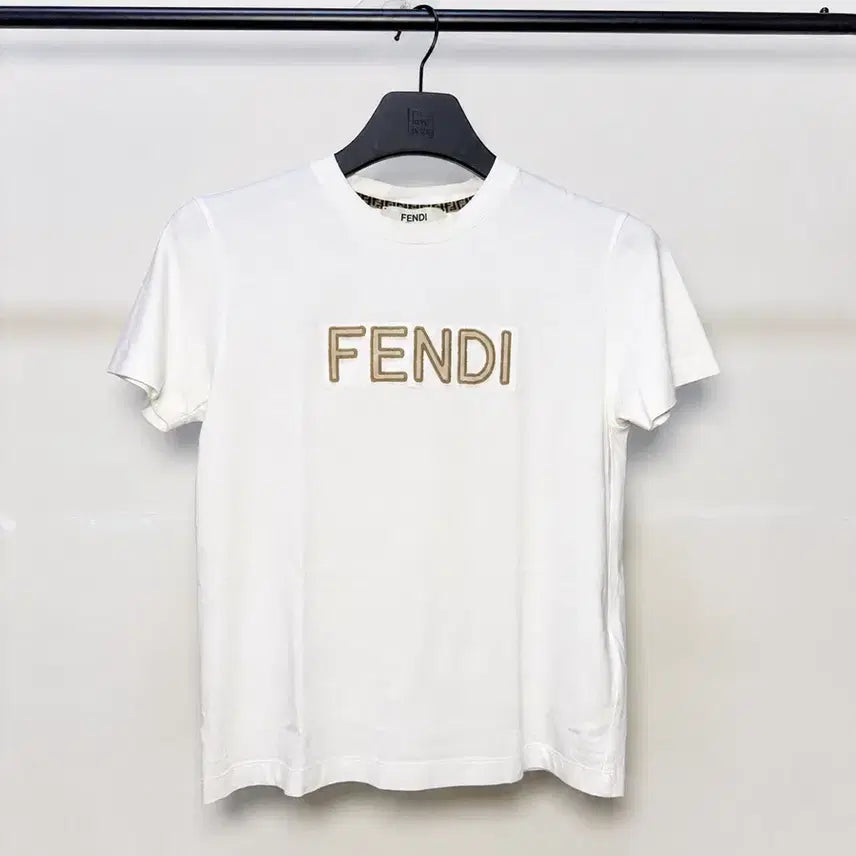 [BUNJANG] Fendi Logo T-Shirt XS / 펜디 로고 반팔티 xs사이즈 새생품급