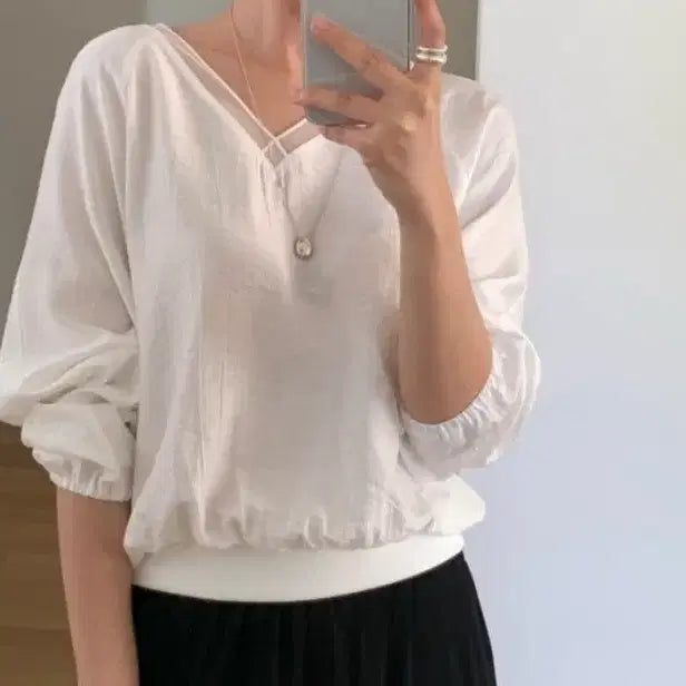 [BUNJANG] V-Neck Blouse / 브이넥 블라우스