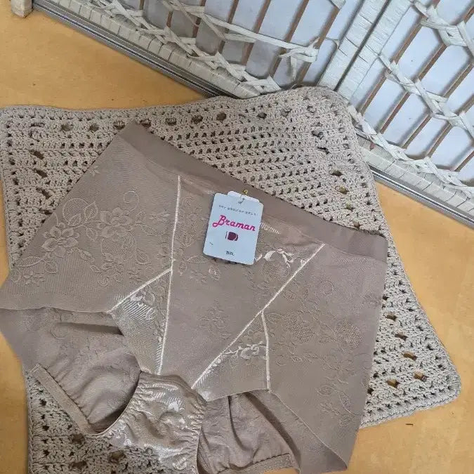 [BUNJANG] Women's High-Waisted Slimming Girdle Panty (Sizes 88-99) / 미사용!!여성거들팬티88~99