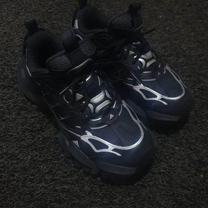[BUNJANG] Adidas Vento XLG Deluxe Black Silver Sneakers / 아디다스 벤토 XLG 디럭스 블랙 실버