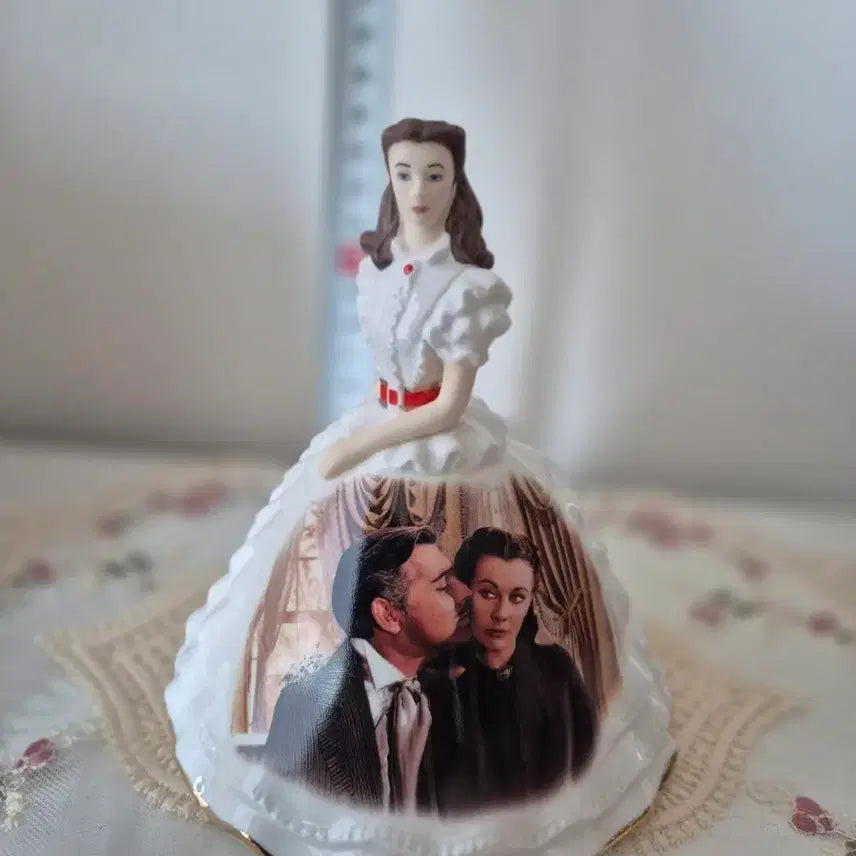 [BUNJANG] Gone with the Wind Scarlett O'Hara Figurine / 바람과 함께 사라지다 스칼렛 피겨린