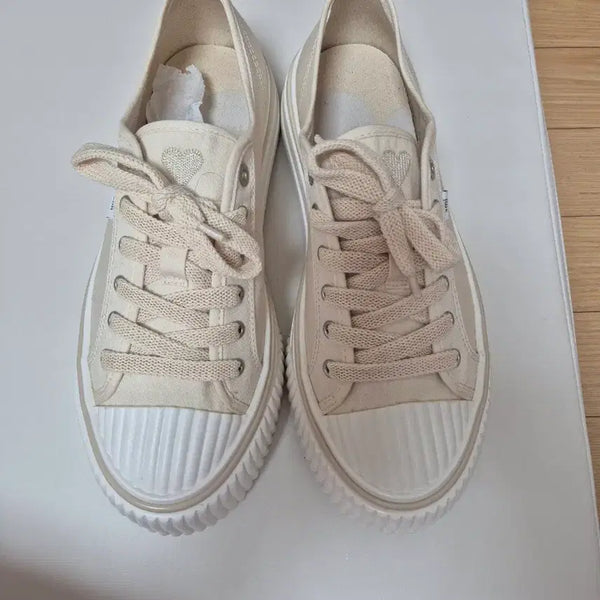 [BUNJANG] AMI SN1980 Low-Top Sneakers Size 43 / 아미 신발 사이즈 43