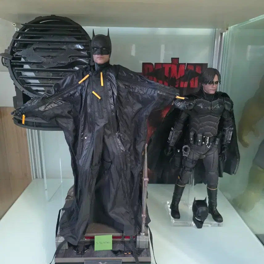 [BUNJANG] Hot Toys The Batman Signal Edition Bundle with Custom Body Set / 핫토이 더 배트맨 시그널합본 팝니다.
