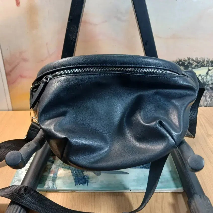 [BUNJANG] Black Leather Hip Pack / 블랙 레더 힙색