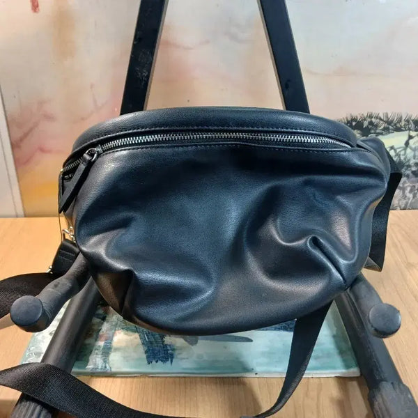 [BUNJANG] Black Leather Hip Pack / 블랙 레더 힙색