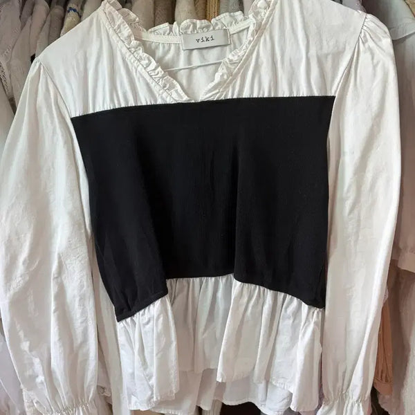 [BUNJANG] Viki Frilled Blouse Knit Mix / viki 비키 프릴 블라우스 니트 배색