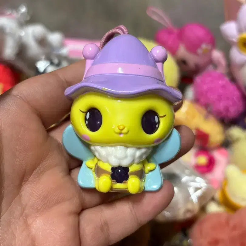 [BUNJANG] Vintage Honey Fairy Keychain / 빈티지 장난감 벌꿀 요정 키링