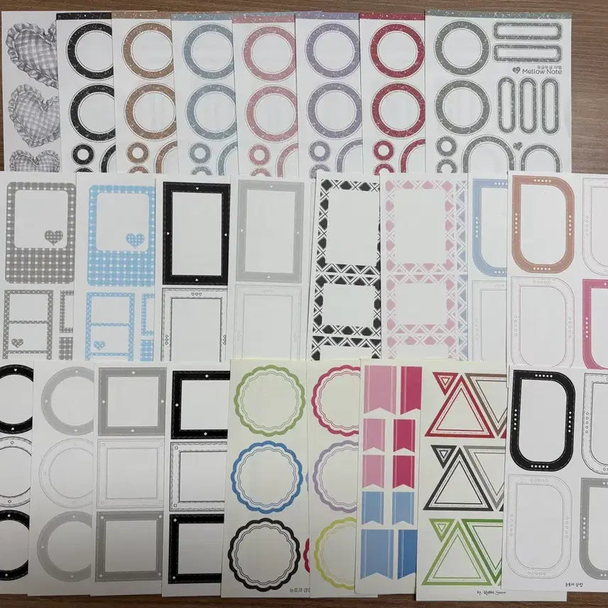 [BUNJANG] Vintage Aesthetic Journaling Sticker Set (400 pcs) with Die-cut Stickers and Diary Inserts / 다꾸처분)빈티지 감성 다꾸 세트400장@+다이컷+다이어리속지