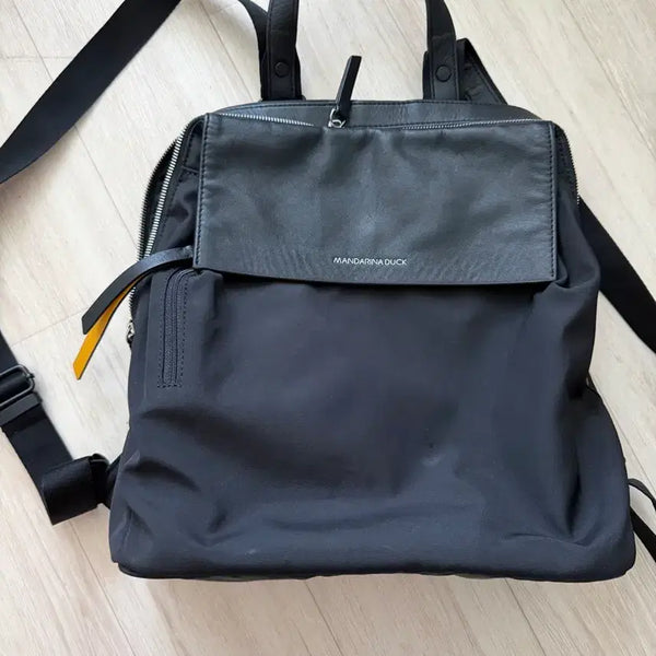 [BUNJANG] Mandarina Duck Women's Black PLEATS Backpack P7T01083 / 만다리나덕 여성용 백팩 블랙 PLEATS P7T01083    만다리나덕