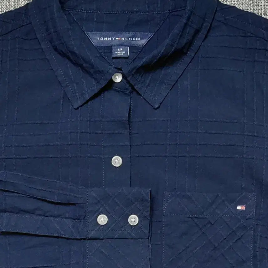 [BUNJANG] Tommy Hilfiger Women's Textured Check Seersucker Roll-Up Shirt (Dark Navy) / [S] 타미 힐피거 여성 입체 체크 시어서커 롤업 셔츠 (다크네이비)