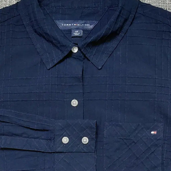 [BUNJANG] Tommy Hilfiger Women's Textured Check Seersucker Roll-Up Shirt (Dark Navy) / [S] 타미 힐피거 여성 입체 체크 시어서커 롤업 셔츠 (다크네이비)