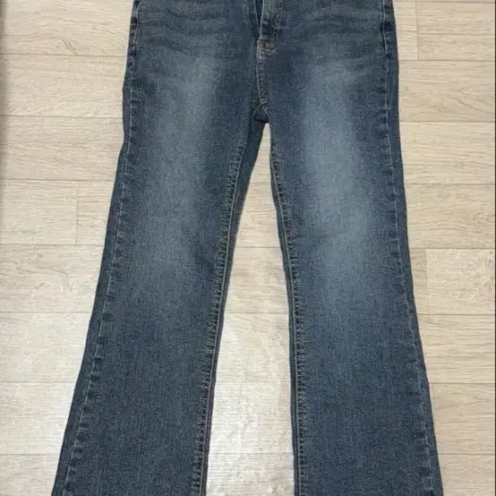 [BUNJANG] Million Kor Semi Bootcut Jeans M / 밀리언코르 세미부츠컷 청바지 M