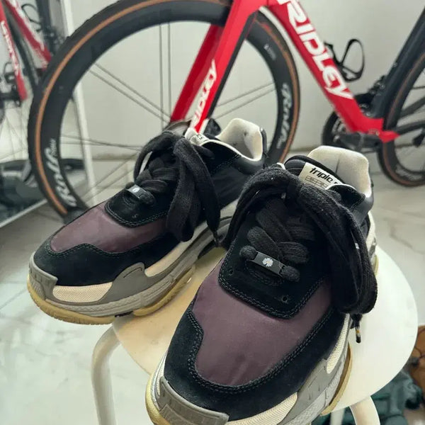 [BUNJANG] Balenciaga Triple S 2.0 Black Burgundy Size 41 / 발렌시아가 트리플S 2.0 블랙 버건디 41