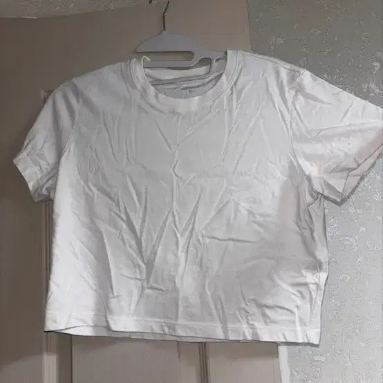 [BUNJANG] Uniqlo Cool Standard Women's Crew Neck Cropped T-Shirt / 무탠다드 쿨탠다드 우먼즈 크루 넥 크롭 티셔츠 크롭 반팔티 M