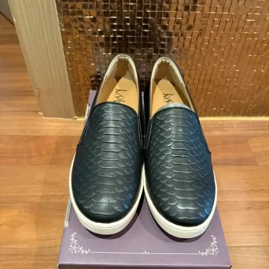 [BUNJANG] Black Snake Pattern Leather Slip-On Shoes (250mm) / 슬립온 슈즈