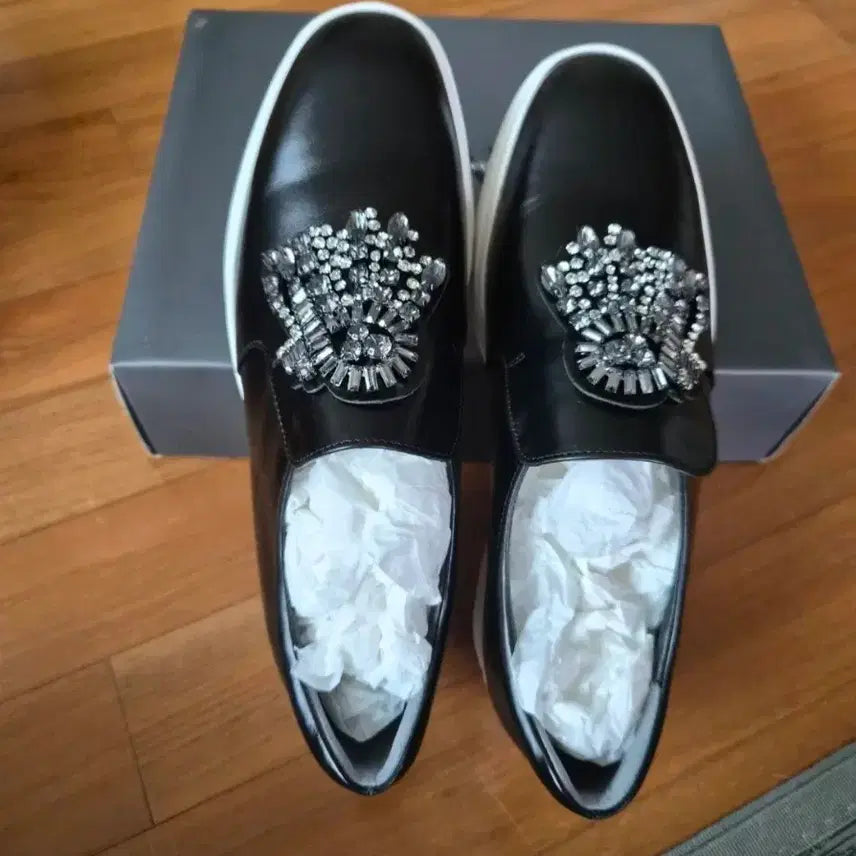 [BUNJANG] Vera Wang Embellished Slip-On Shoes / 베라왕슬립온