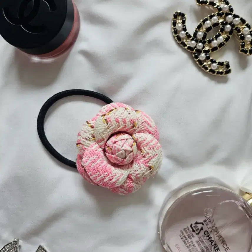 [BUNJANG] Neon Pink Tweed Camellia Hair Tie / 네온 핑크 트위드 까멜리아 고퀄 헤어끈