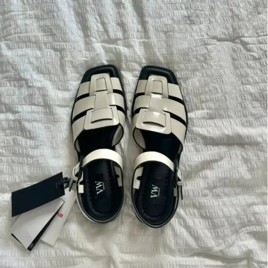 [BUNJANG] Vera Wang White Strap Sandals / 베라왕 샌들