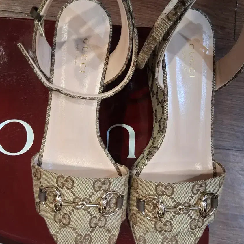 [BUNJANG] Gucci GG Logo Embellished Sandals / 구찌 샌들 36.5 정품 새상품