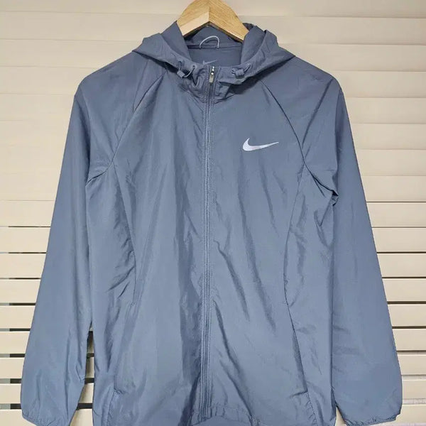 [BUNJANG] Nike Women's Essential Running Jacket - Grey (M) / 나이키 우먼스 에센셜 러닝자켓 M