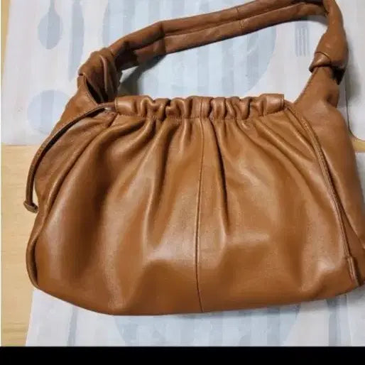 [BUNJANG] Vera Wang Lambskin Shoulder Bag / 베라왕 램스킨  숄더백