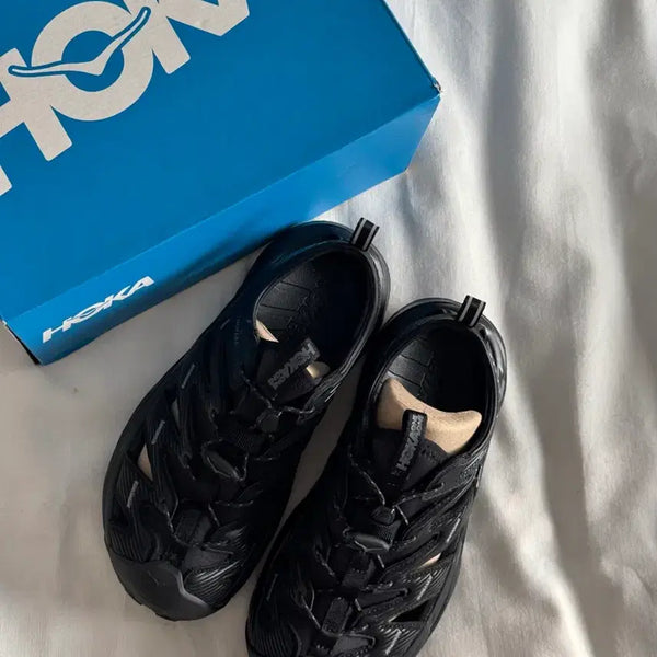 [BUNJANG] Hoka Hopara 1 Black (Castle Rock) Sneakers - Unworn New (245) / [245] 호카 호파라 블랙(캐슬락X) 미착용 신품