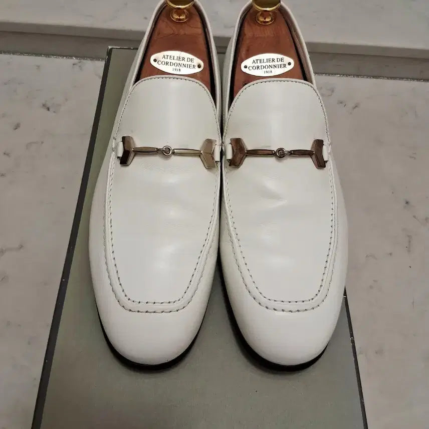[BUNJANG] Jimmy Choo White Loafers / 지미추  화이트 로퍼 (41 1/2)