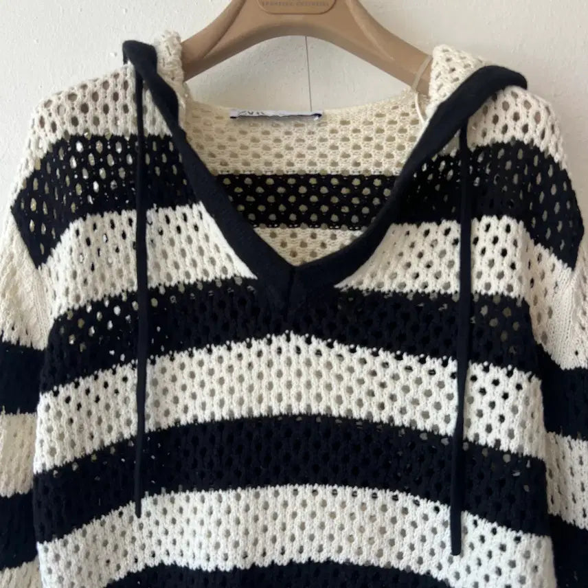 [BUNJANG] Zara Women's Black/Ivory Crochet Cropped Hooded Knit Sweater L / 자라 여성 블랙아이보리 크롭니트 후드니트티 L