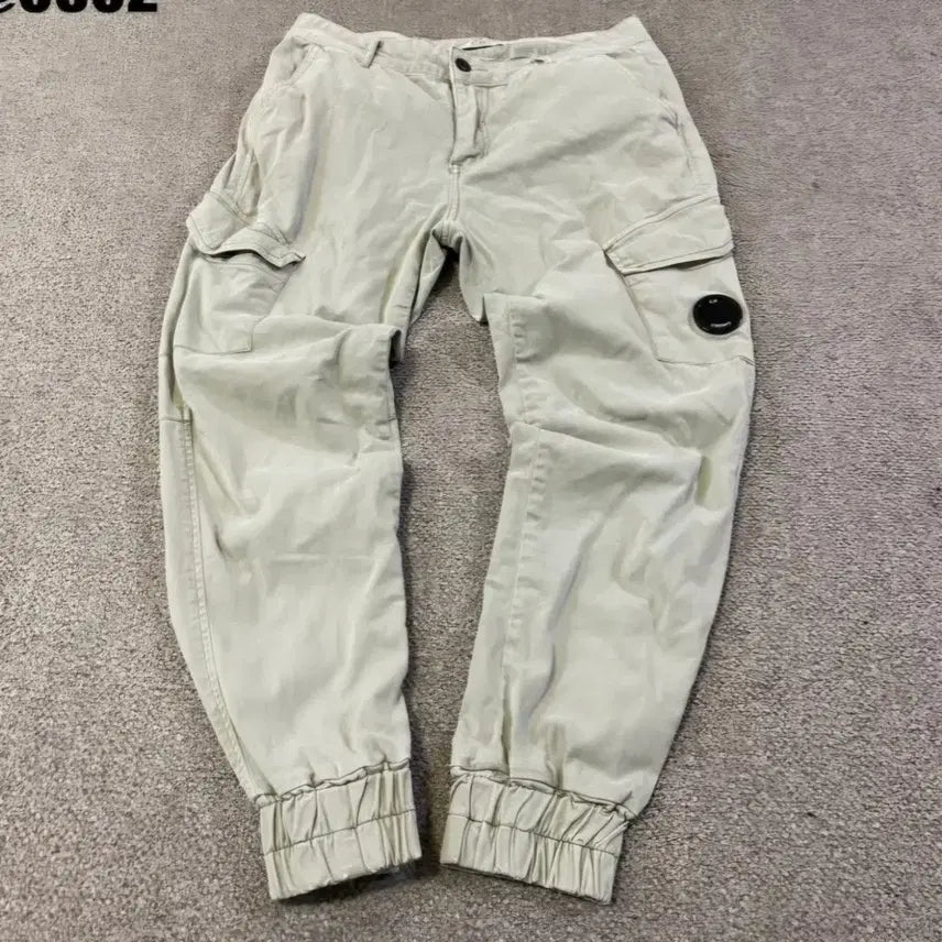 [BUNJANG] CP Company Slim Cargo Jogger Pants Beige 30 Inch / (30인치) CP컴퍼니 슬림 카고 바지 조거팬츠 베이지