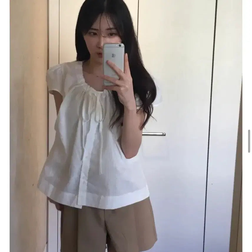 [BUNJANG] Avery Daily Summer Short-Sleeve Shirring Blouse / 새상품 에이블리 데일리 여름 반팔 셔링 블라우스