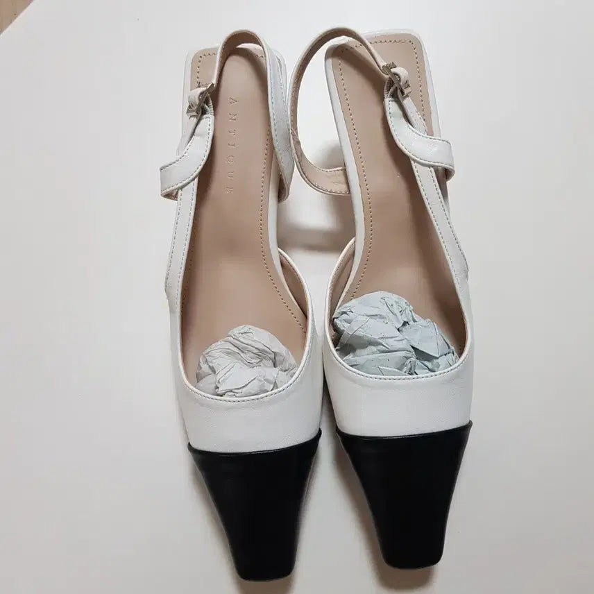 [BUNJANG] 5cm Stiletto Slingback Heels (Black & White, Size 240) / 5cm 배색 스텔레토 슬링백 240 (새제품)