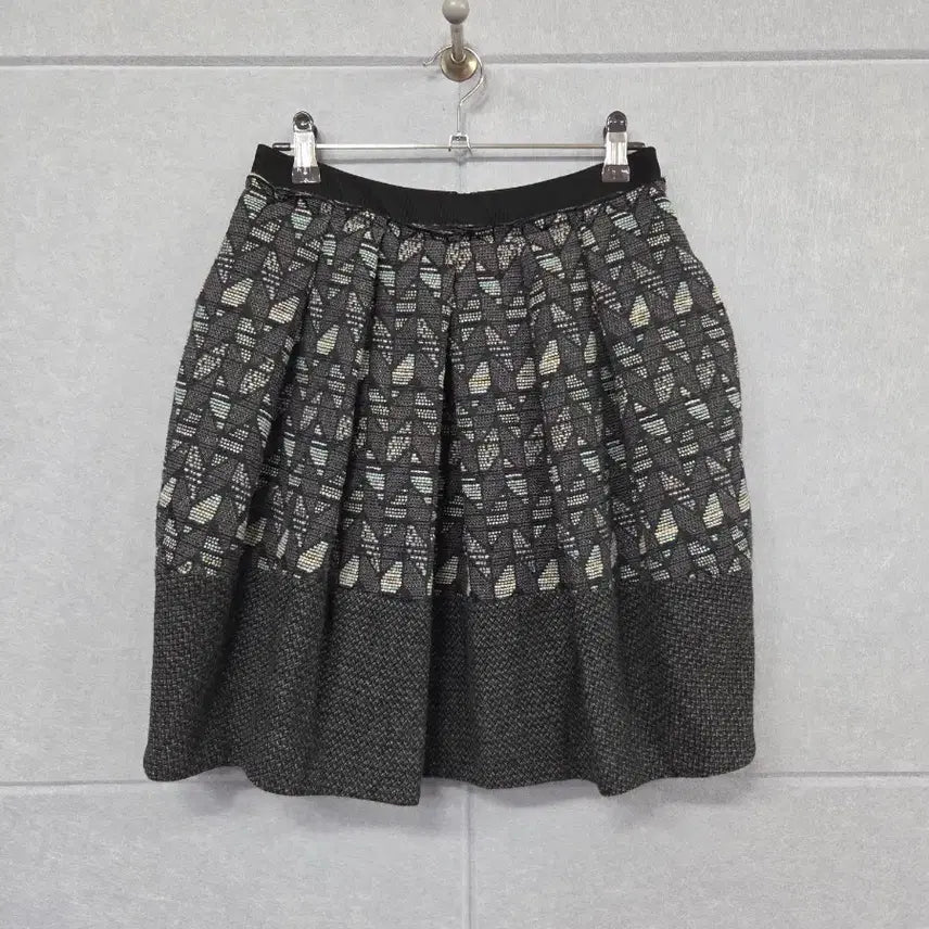 [BUNJANG] O'2nd Geometric Pattern Color-Block Wool Blend Skirt / O'2nd 오즈세컨 울 혼방 기하학 패턴 배색 스커트